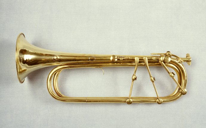 Keyed trumpet in Eb. Mueller, Lyons, c 1830 (3158). | Trumpets